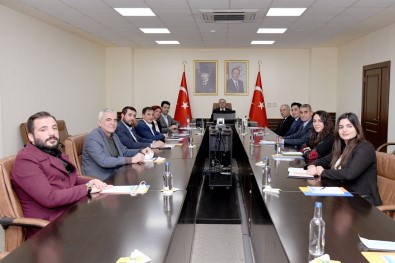 Vali Su, Mersin Yesilay'in Yeni Yönetimi Ile Bir Araya Geldi