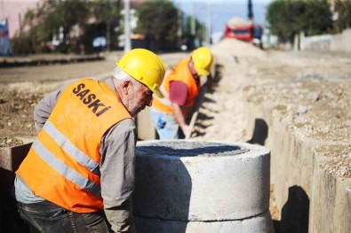 Yunus Emre Mahallesi'ne Bin 200 Metrelik Yeni Altyapi Hatti