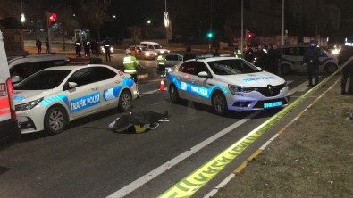 Elazig'da Aracin Çarptigi Genç Hayatini Kaybetti