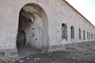 Kars Tabyalari Yok Oluyor