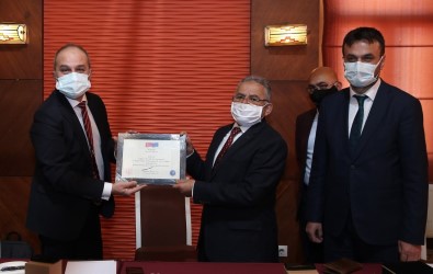 Kayseri Büyüksehir Belediyesi 2021'De 8 Ödül Aldi