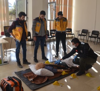 Saglik Personeline Adli Vakalarda 'Delillere Yaklasim' Egitimi