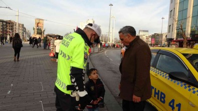 Taksim'de Kaybolan Çocuga Polis Sahip Çikti