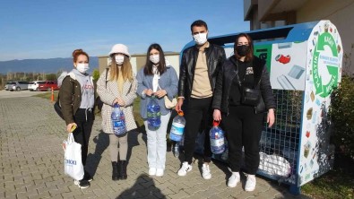 Balikesir'de Mavi Kapaklar Engellilere Tekerlekli Sandalye Olacak