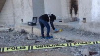 Insaatta Kimligi Belirsiz Erkek Cesedi Bulundu