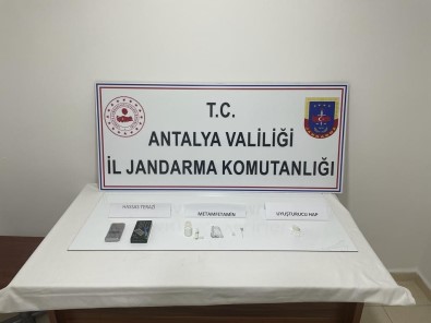 Manavgat'ta Uyusturucu Ticareti Yapan Süpheliye Jandarma Baskini