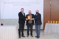 Mut Belediyesinden Emekli Olan Personellere Plaket