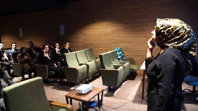 Panorama Müzesi Çalisanlarina Isaret Dili Egitimi