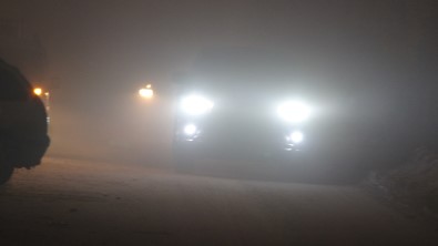 Yüksekova'da Yogun Sis Açiklamasi Görüs Mesafesi 5 Metreye Düstü