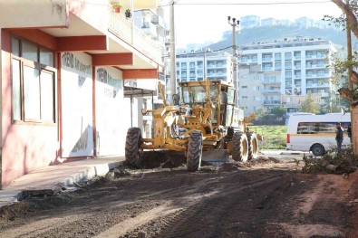 Çigli Belediyesinden 2 Yilda Üst Yapi Atagi