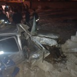 Otomobil Duvara Çarpti Açiklamasi 2 Ölü