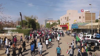 Sudan'da Askeri Yönetim Karsiti Protestolar Devam Ediyor