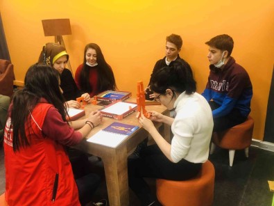 Turnuva Öncesi Zeka Oyunu Egitimi Verilemeye Baslandi