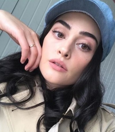 Esra Bilgiç kendine hayran bıraktı