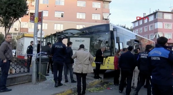 Eyüpsultan'ta İETT otobüsü durağa daldı! Çok sayıda kişi yaralandı