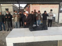 Defnedilirken Yasadigi Ortaya Çikmisti Açiklamasi Hayata Tutunamayan Bebek Topraga Verildi