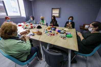 Hayata Ilmek Ilmek Baglandi