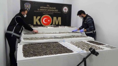 Paha Biçilemez Eserler Klozet Ve Kovanlardan Çikti