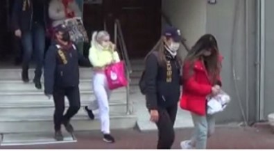 Sosyal Medya Fenomenleri Simge Barankoglu Ve Yesim Aydin Serbest Birakildi