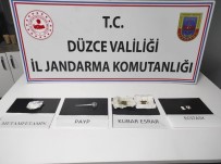 Süpheli Sahsin Üzerinden Uyusturucu Çikti