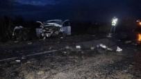 Usak'ta Feci Kaza Açiklamasi Araç Ikiye Bölündü, Yola Savrulan Sürücü Hayatini Kaybetti