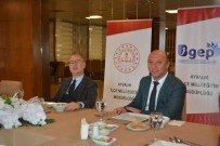 Ayvalik'ta Basarili Ögrencilerine Ögle Yemegi Ikrami