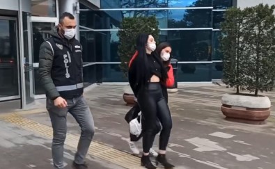 Canli Yayinda Uyusturucu Madde Içen 2 Sahis Tutuklandi