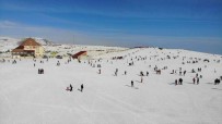 Hesarek Kayak Merkezi'nde Hafta Sonu Yogunlugu