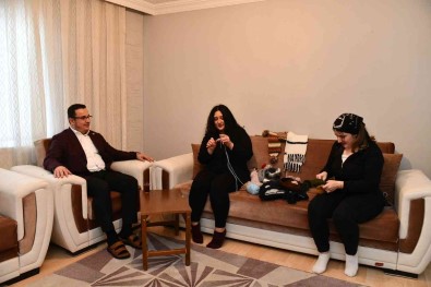 Mustafakemalpasa'da Ilmek Ilmek Sevgi Örüyorlar