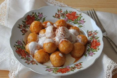 Yoğurtlu Bulgur Köftesi Nasıl Yapılır? Evde Kolay Yoğurtlu Bulgur Köftesi