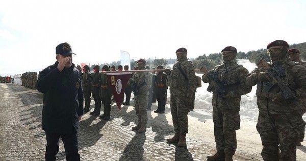 Bakan Akar: Nereye kaçarlarsa kaçsınlar, hainleri bulacağız