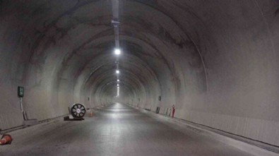 Assos ve Troya tünelleri 11 Ekim’de açılıyor: 50 dakikalık yol 5 dakikaya inecek