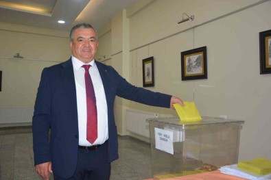 Baskan Uslu 3. Defa Güven Tazeledi