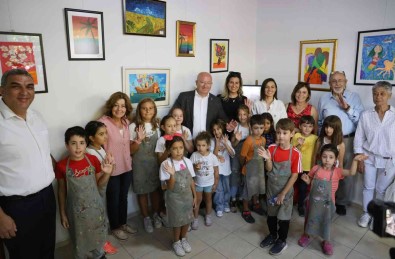 Çocuklar, Dünyasini Tuallere Yansitti