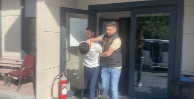 Fatih'te Hirsiz Evine Girdigi Ögretmene Dehseti Yasatti