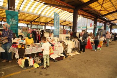 Kullanmadiklari Esyalari Takas Ettiler