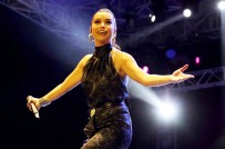 Tugba Yurt Mentese'de Hayranlarini Costurdu