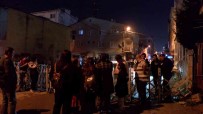 Kadiköy'de Patlamanin Yasandigi Mahalle Sakinleri Evlerine Alindi