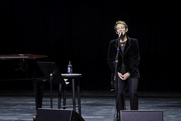 Dünyaca ünlü şarkıcı Stacey Kent AKM'ye hayran kaldı