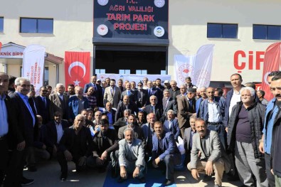 Agri'da Bin 60 Çiftçiye Hibeyle Bugday Tohumu Dagitildi