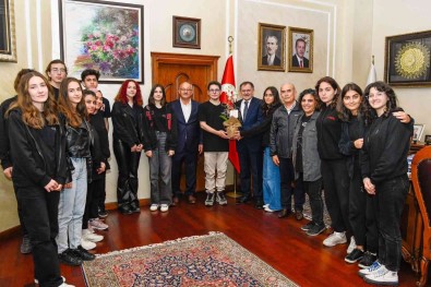Baskan Demir Açiklamasi 'Makro AVM'nin Yerine Yapacagimiz Kültür Merkezi Türkiye'de Bir Ilk Olacak'