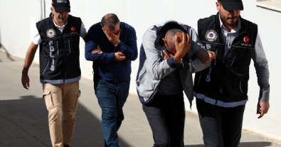 Cenaze aracında uyuşturucu taşıyan zanlılar tutuklandı