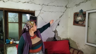 Depremle Sarsilan Köy Normale Döndü