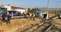 İzmir'de hasta taşıyan midibüs devrildi! 2'si ağır 9 yaralı...