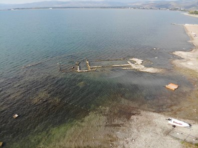 Kuraklik Vurdu...2 Bin Yillik Tarihi Bazilika Resmen Su Üzerine Çikti