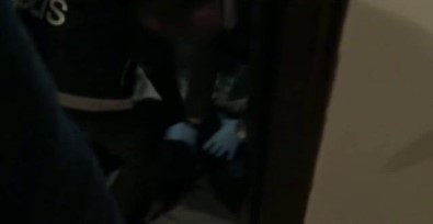 Yasli Kadini 28 Bin 500 Dolar Dolandirdilar, 190 Bin Euro Ile Yakalandilar