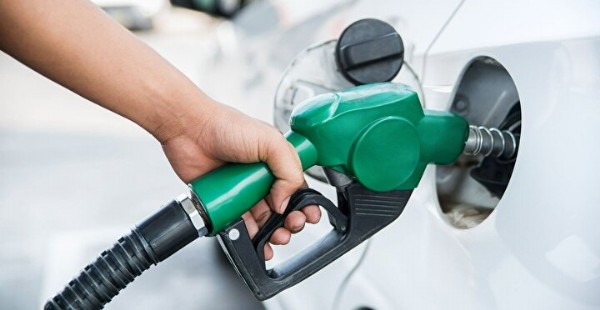 Araç sahipleri perşembe gününe dikkat: Motorine indirim geliyor