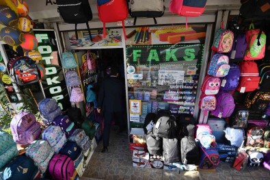 Bahçelievler Belediyesi'nden 65 Bin Ögrenciye Kirtasiye Destegi