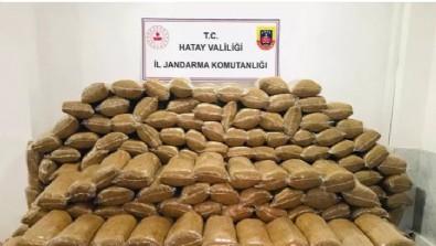 Hatay'da 1 Ton 500 Kilogram Kaçak Tütün Ele Geçirildi