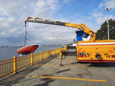 Istanbul Bogazi'nda Kaçak Midye Avciligi Yapan Sahis Suçüstü Yakalandi